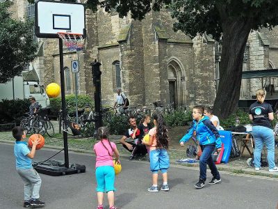 unsere Basketballer in Aktion beim Sudenburger Straßenfest (2)